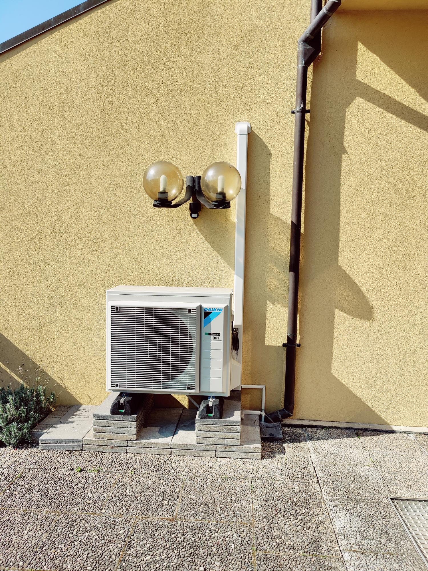 POSE MONOSPLIT DE MARQUE DAIKIN MR Y. | Tsm 90 Pompe à chaleur air-air / Climatisation Réversible  30